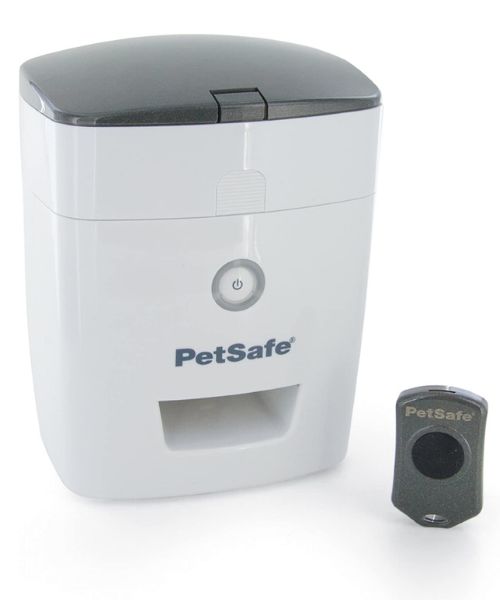PetSafe Train N Praise Dog Treat Dispenser.