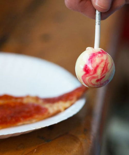 Pizza flavored lollipops