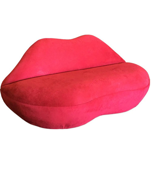  Red Lips Sofa