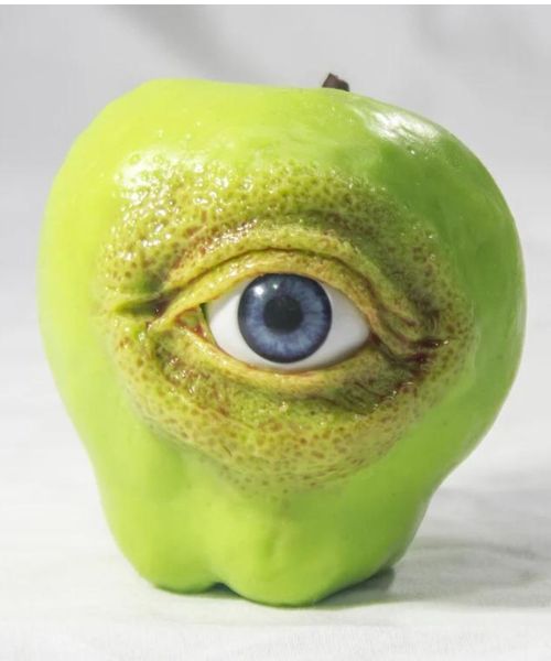 The All-Seeing Apple