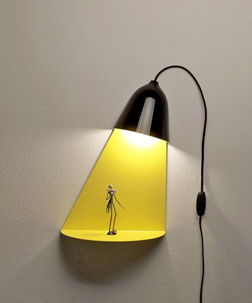 Wall-Mounted Light Shelf: Puts A Spotlight On Your Favourite Item